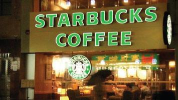 biển quảng cáo tại hai bà trưng