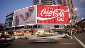 biển quảng cáo tại hai bà trưng