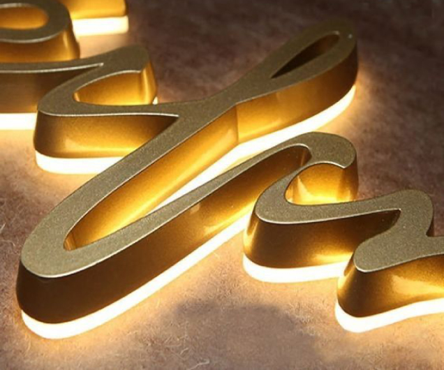 Biển chữ nổi sáng chân tại Mễ Trì