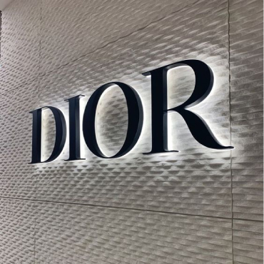 Biển quảng cáo chữ nổi sáng chân Biển quảng cáo chữ nổi sáng chân