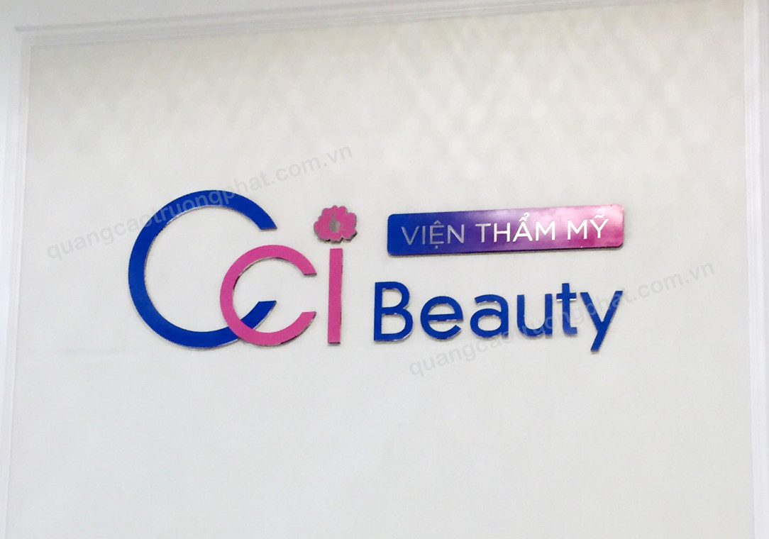 Logo Inox in UV đệm chân mica